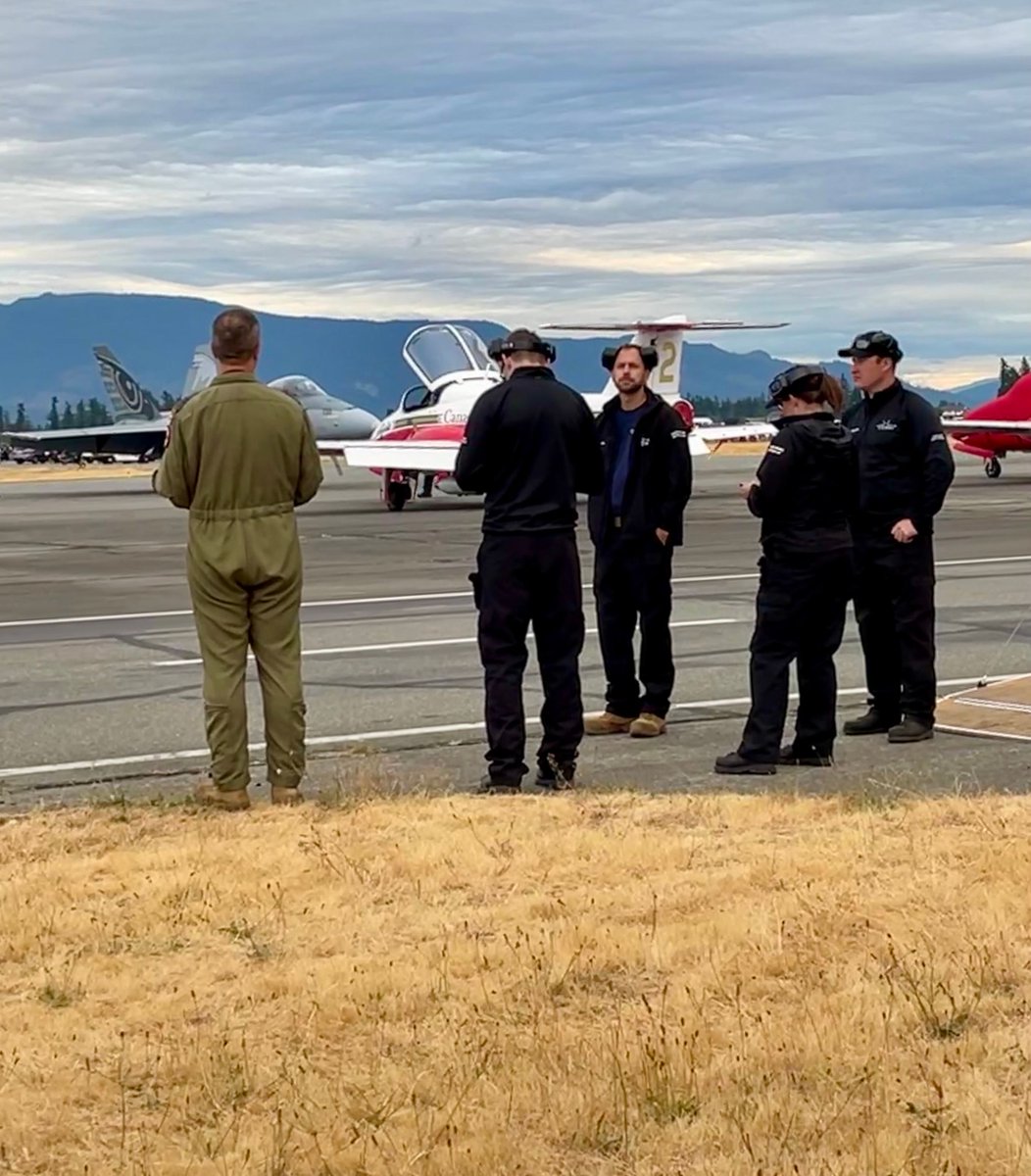 DemoCF18's tweet photo. Merci Abbotsford! Quelle belle fin de semaine de spectacle aérien! Le prochain spectacle de l’équipe aura lieu au @AlbertaAirshow, les 21 et 22 août. On vous attend! 📸
.
.
.
#abbyairshow #skydrive #spectacleaerien #aviation #cf18 #democf18 #colombiebritannique https://t.co/FkUyZ7Dg1R
