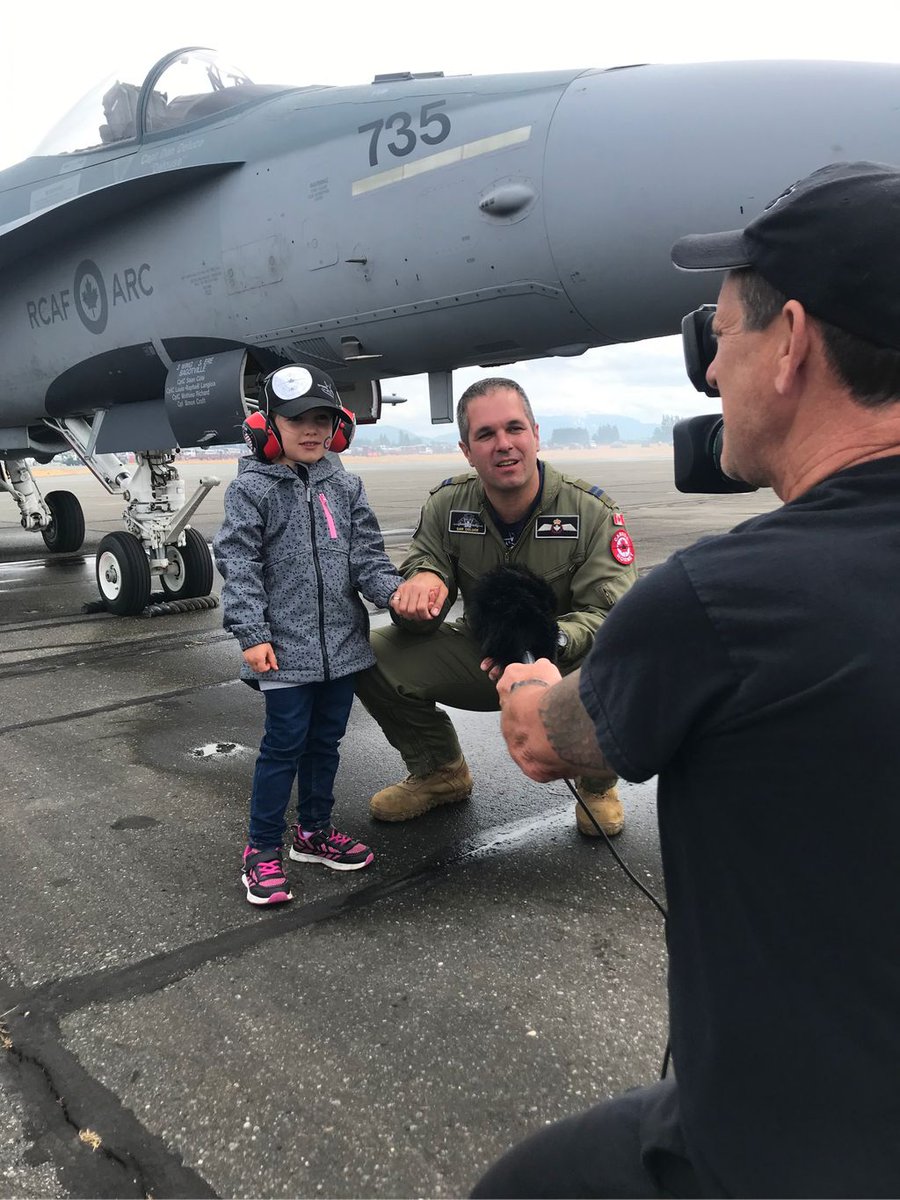 DemoCF18's tweet photo. Merci Abbotsford! Quelle belle fin de semaine de spectacle aérien! Le prochain spectacle de l’équipe aura lieu au @AlbertaAirshow, les 21 et 22 août. On vous attend! 📸
.
.
.
#abbyairshow #skydrive #spectacleaerien #aviation #cf18 #democf18 #colombiebritannique https://t.co/FkUyZ7Dg1R