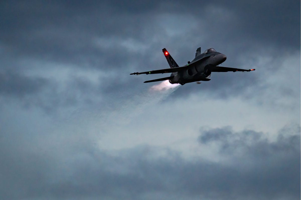DemoCF18's tweet photo. Merci Abbotsford! Quelle belle fin de semaine de spectacle aérien! Le prochain spectacle de l’équipe aura lieu au @AlbertaAirshow, les 21 et 22 août. On vous attend! 📸
.
.
.
#abbyairshow #skydrive #spectacleaerien #aviation #cf18 #democf18 #colombiebritannique https://t.co/FkUyZ7Dg1R