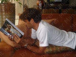 silvyG's tweet photo. Thanks for the memories. That book was the second. He received it in Canada and arrived the same day of his birthday.I challenge @rogerfederer to remember what happen that day? &amp; in Buenos Aires I told him something about that day. It was one of my best moments as a fan.#RF40Love https://t.co/cnm1xGjY2e