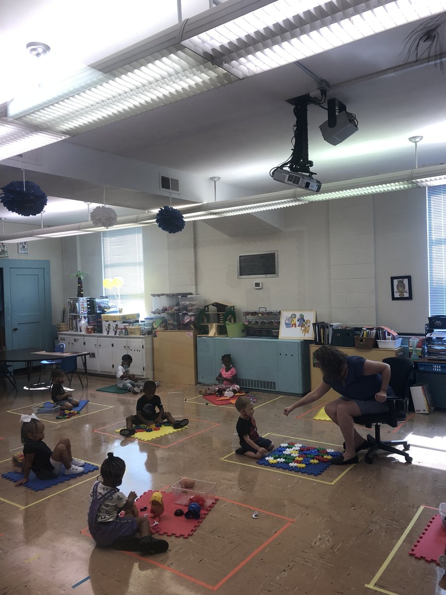 MvlSchoolNews's tweet photo. Welcome back!!! #MCPS #FirstDayofSchoolExcitement https://t.co/SUh3qZlRY3