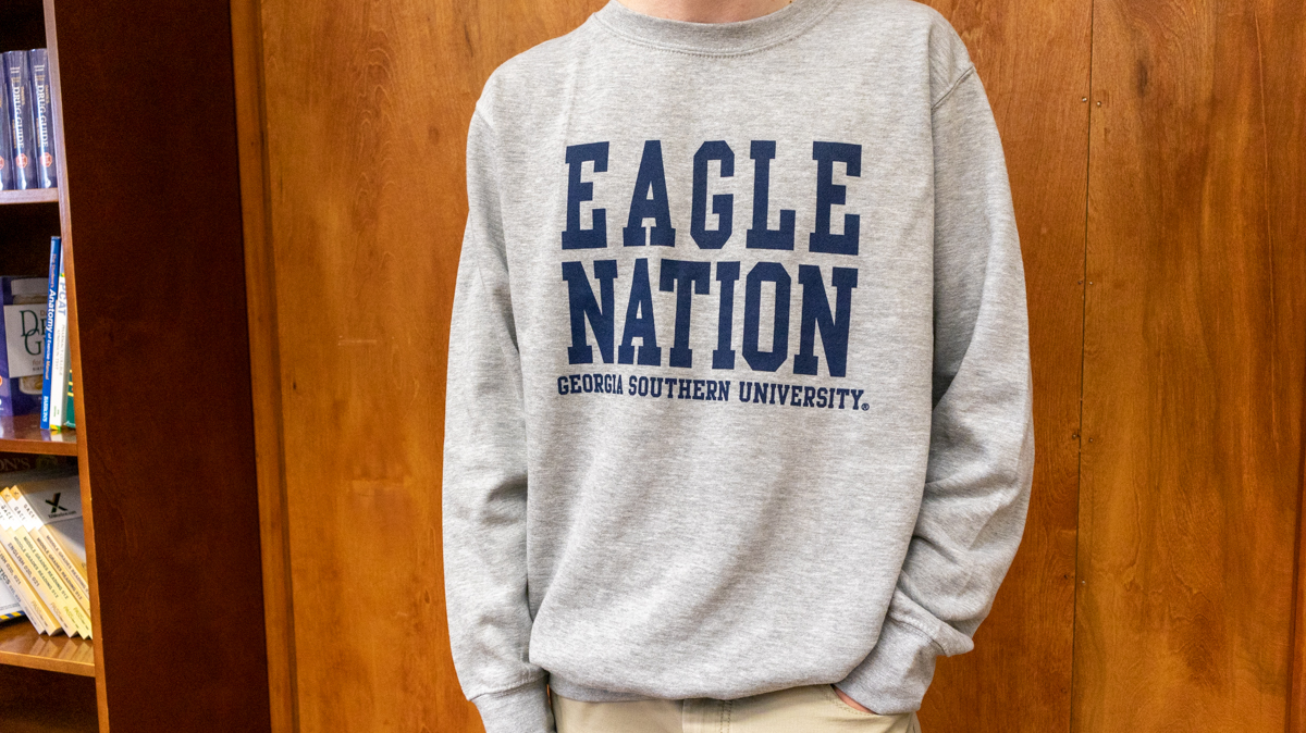 GSUstore's tweet photo. Looking for a great #EagleNation sweatshirt? Stop by our store on the Statesboro Campus today from 3-5 p.m. for our First Week Celebration and purchase one for $10.
#ShopGS | #GeorgiaSouthern | #HailSouthern | #GATA https://t.co/6KC0qbgDz7