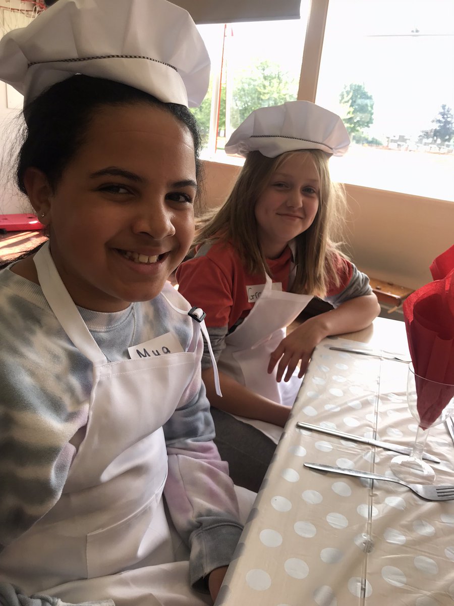 MissHobsonEYFS's tweet photo. ⭐️ What an amazing lunch I just had, made by Mya and her friends at school! Well done @GD_Primary for another fantastic holiday club! 👩🏾‍🍳 https://t.co/Urk6OkUrVX