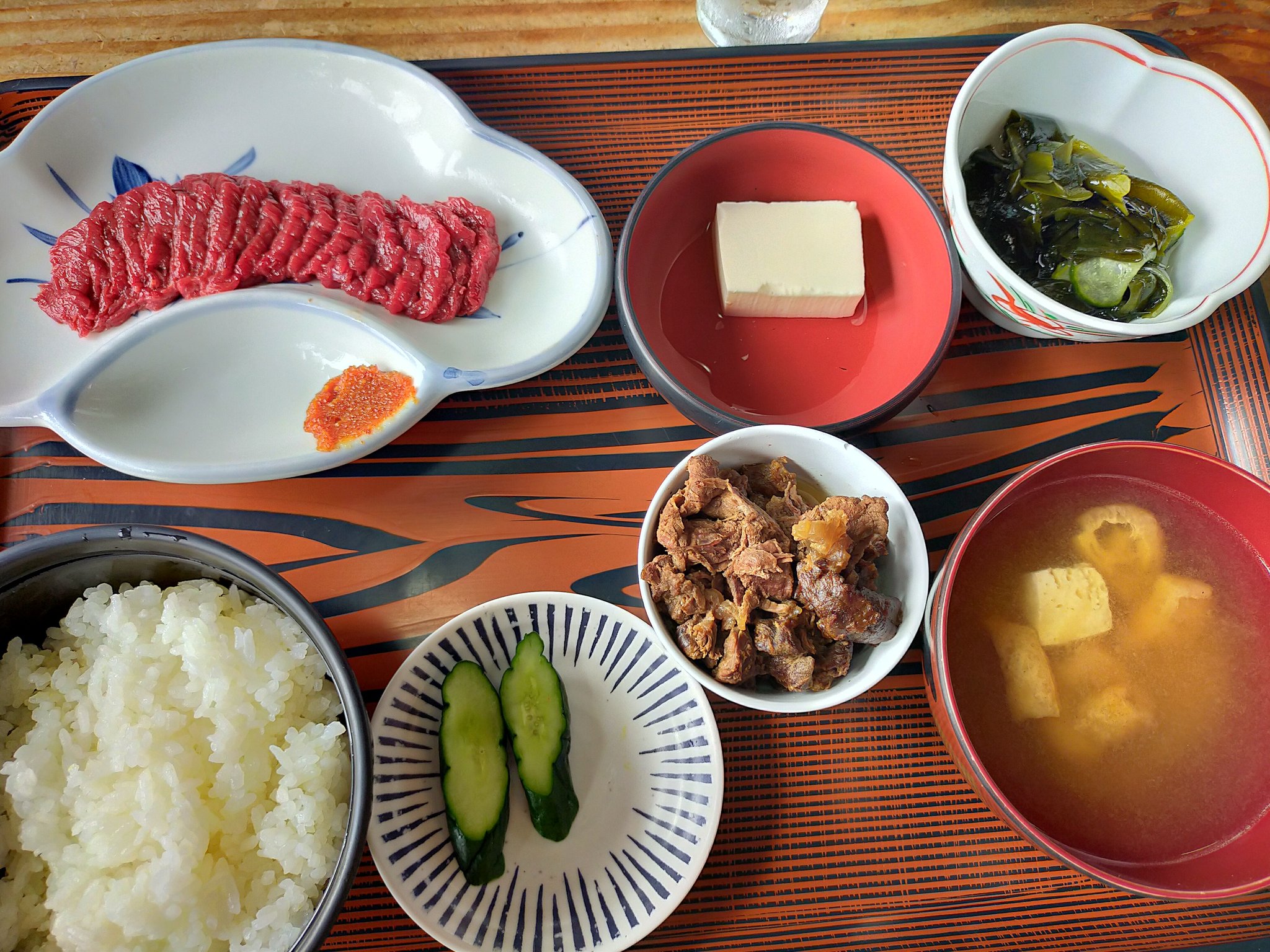 えみ 昨日のお昼に桜のさしみ定食 子供の頃からご飯のおかずとして食べてるから会津に帰ると食べたくなる やっぱり坂下の馬刺し美味しい 桜のさしみ 馬刺 会津坂下町 坂下ドライブイン 堀ﾄﾞﾗｲﾌﾞｲﾝ T Co X7iehydnwu Twitter
