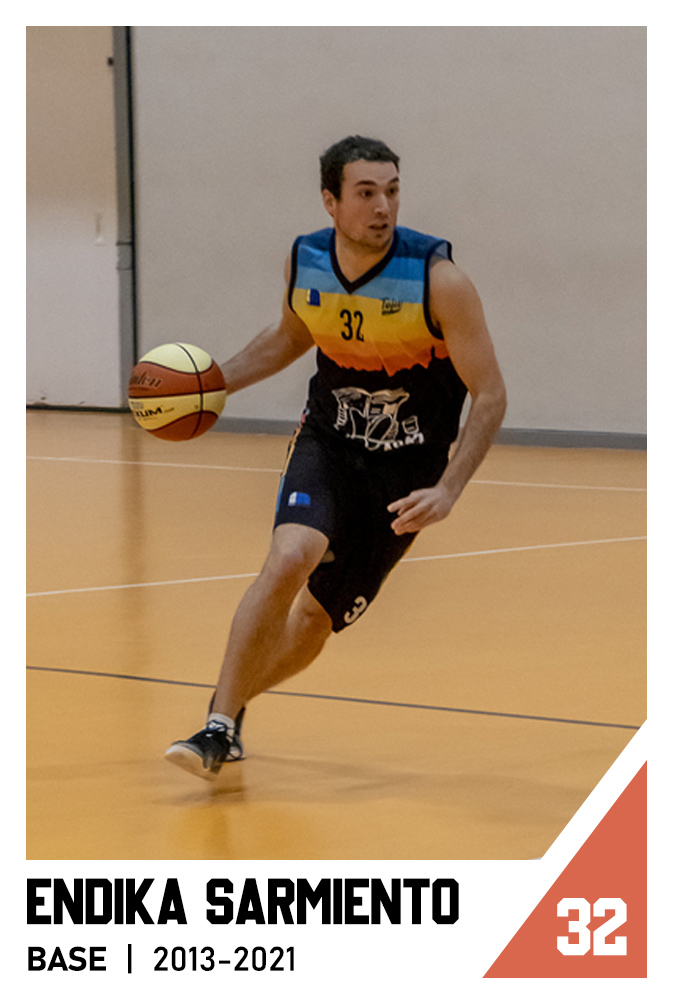 CBToju's tweet photo. Endika cuelga las botas tras ocho temporadas defendiendo los colores del Toju, un enorme agradecimiento desde el club!#LaColeccionDeCromos #OnceTojuAlwaysToju https://t.co/vcwlf8VcDm