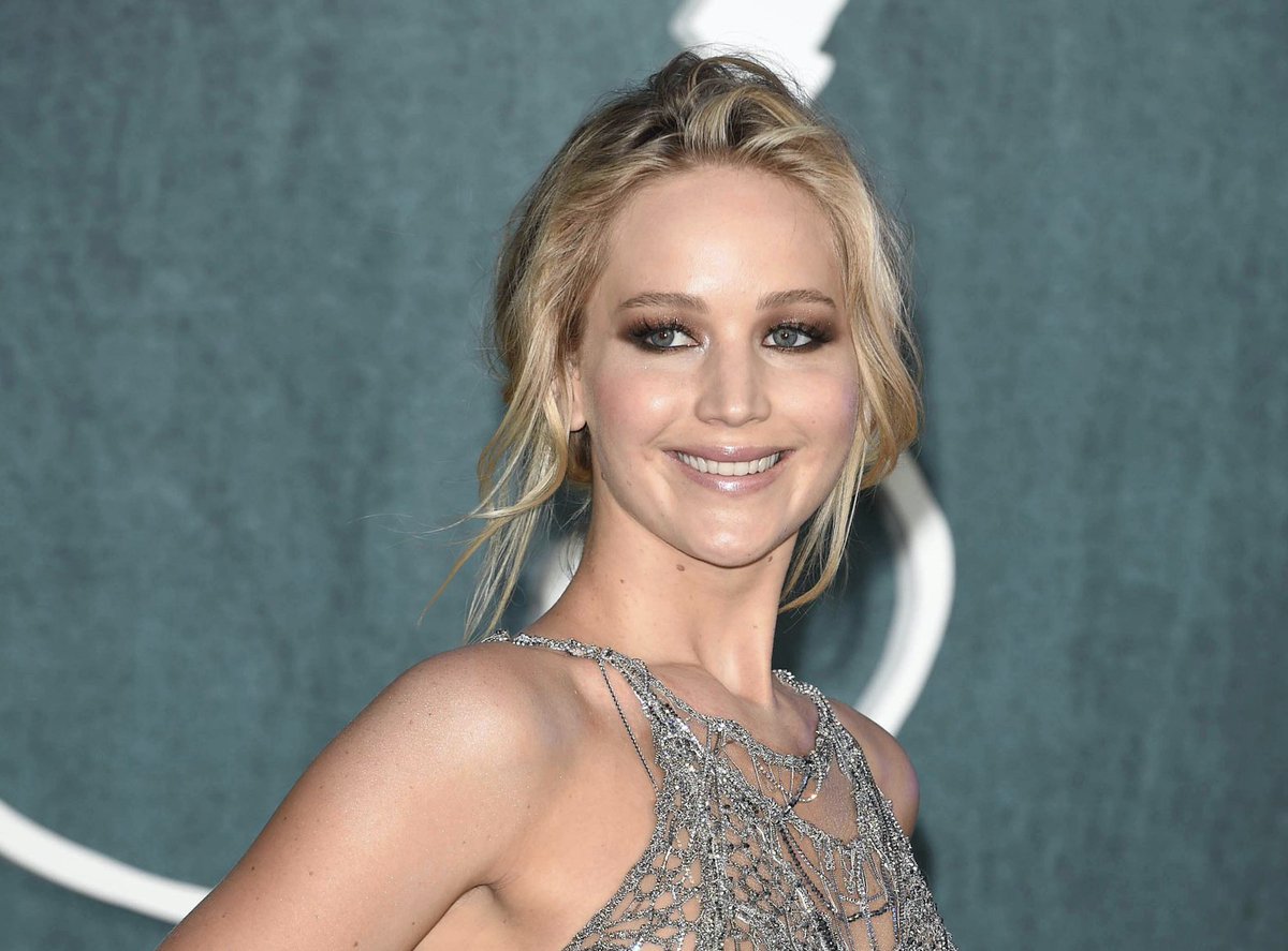 IndieWire's tweet image. Jennifer Lawrence, Paolo Sorrentino’s Hollywood Agent Biopic Gets Reported $80M Streaming Offer bit.ly/3CsTY2m