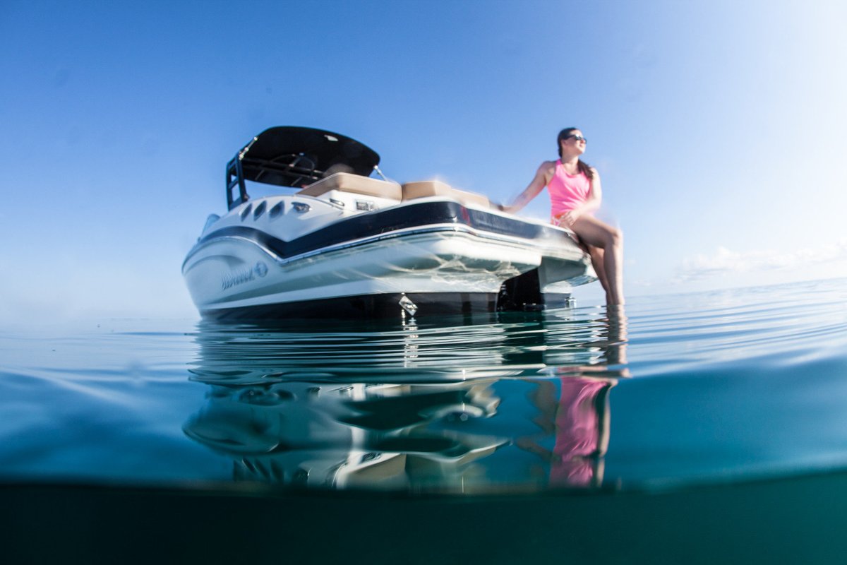 MercuryMarine's tweet photo. To some it's just water. To others it's where you escape your Monday.

#GoBoldly #Mercury #MercuryMarine #OnTheWater #Boating #MerCruiser #Escape https://t.co/gSiw4r8QVJ