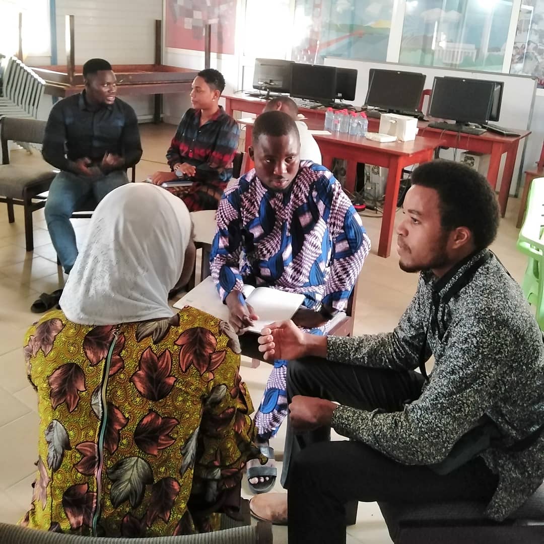 KrisHontonwakou's tweet photo. Recap of the sixth edition of Le Café. Participants were very comfortable talking about Religion, Love, and Sex education at school. Find you a field and be the Master in it. 🌟

#LeCafe #englishworkshop #passion #dreams #constructivetalk #opinionsharing https://t.co/OAagYOfDrM