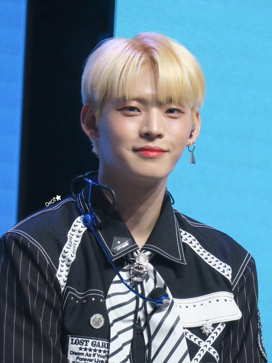 redhappy7's tweet photo. 210809 POPPING 쇼케이스

🦌📸 오랜만이야😍😭

#온앤오프 #ONF #효진 #HYOJIN
#김효진 #효진짱짱맨 #효루진
#여름쏙 #POPPING https://t.co/LwFiKuggjx