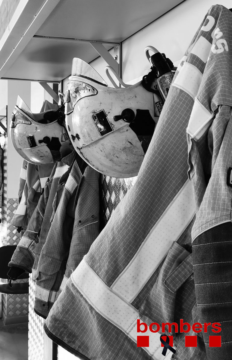 bomberscat's tweet photo. Ahir ens va deixar el bomber voluntari del parc de Vilafranca del Penedès, Francesc Vizcaíno.

Una forta abraçada a la família, amics i companys. https://t.co/um3R0vF9Uc
