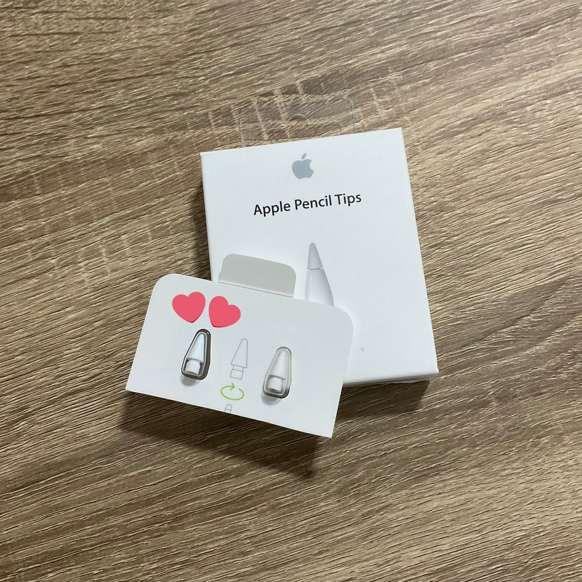 goodmorning9am's tweet photo. มีใครสนใจหารหัวปากกาapple pencilมั้ยฮะ ของแท้100%เค้าซื้อในshopเลย เหลือหัวสุดท้ายแล้ววว
💞220฿ ส่งฟรีems💞 dmมาได้เลยน้า✨ #ApplePencil #ส่งต่อ #airpods2 #AppleTH #AppleBacktoSchool #อุปกรณ์Apple #applepencil #หัวปากกา #หัวปากกาไอแพด #ipad #applepenciltips #applepencilมือสอง https://t.co/6kDkxCzSkT
