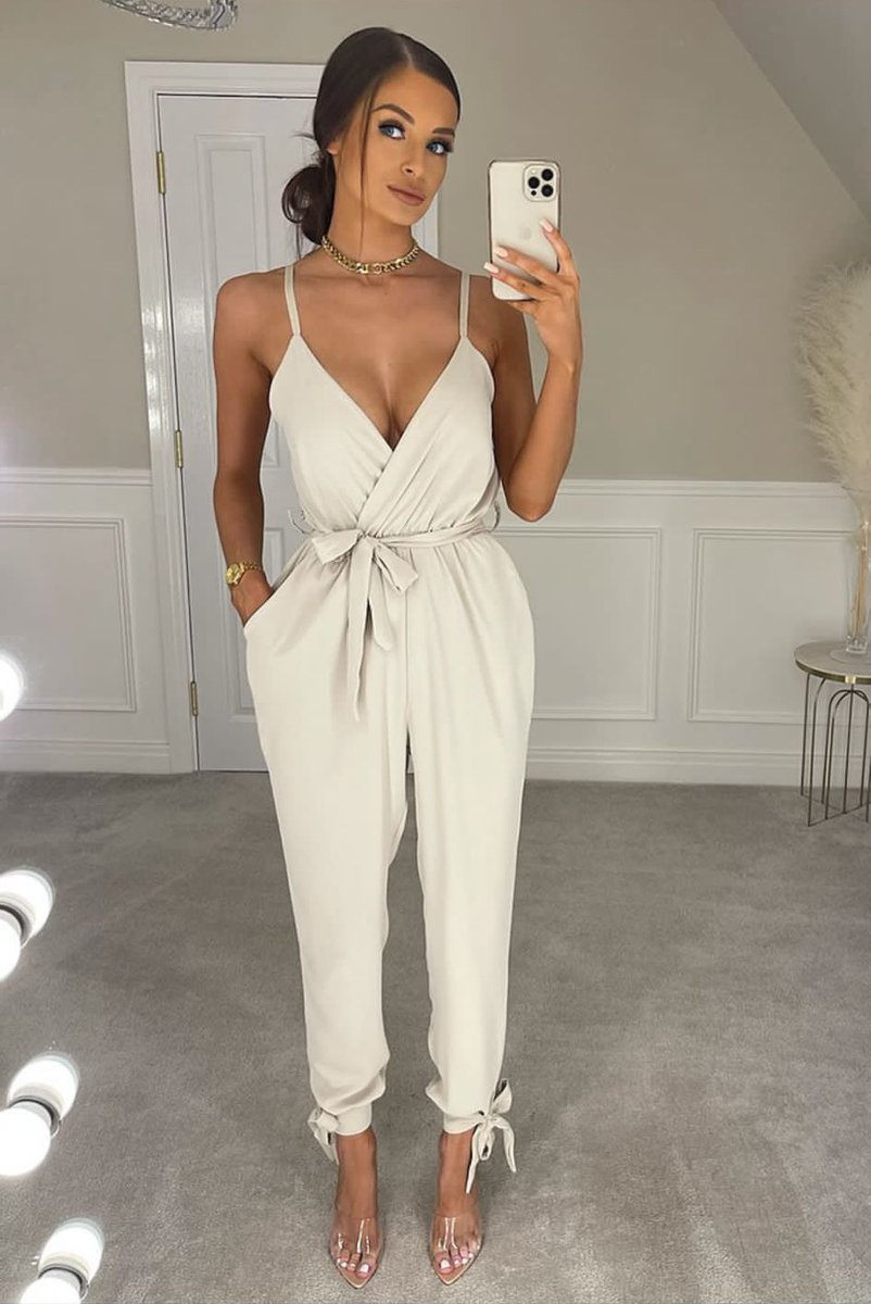 modeo_es's tweet photo. 🔥 ¡El Mono más Solicitado! 🔥
🔎 Disponible aquí:
https://t.co/GyYQiBWXZl
#Monos #MonoSarno #TopVentas #2Colores #Verano #SomosModa #Tendencia #Summer #Modeo https://t.co/sApizikSQu