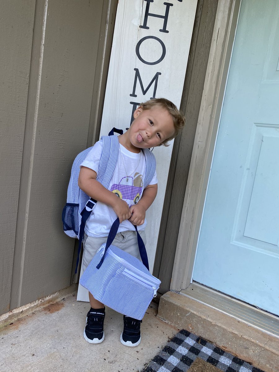 KaleighMaples's tweet photo. First day of K3📚 https://t.co/73EtC3GRxu