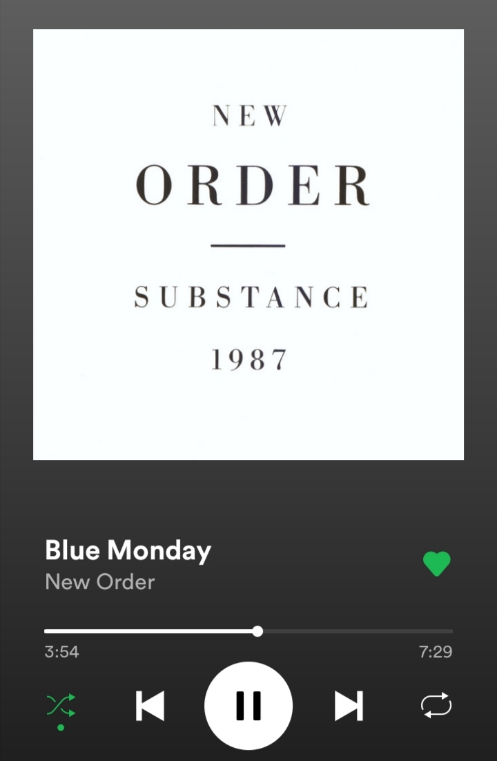 A truly loved song to begin the week with. 'Blue Monday' a 12-inch single by the #englishrock band #neworder was released on 1983 and made it as a commercial hit to the top 10 in many countries and spent a total of 38 weeks to the top 75
#synthpop #joydivision #postpunk #newwave