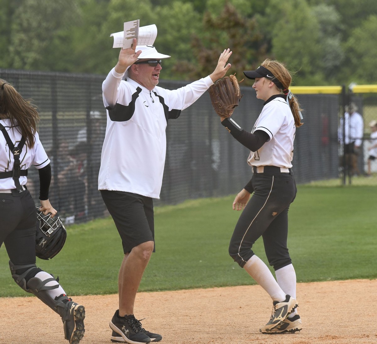 KyleParmley's tweet photo. Vestavia Hills has announced its new softball coach.

John Simmons has been hired to lead the @1rebelsoftball after leading the Hayden program for over 20 years. https://t.co/Ex4q36reDD