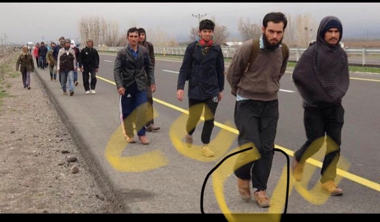 H_Yerlikaya35's tweet photo. Gelenlerin ellerinde yedek don bile yok ama binlerce km yol yürümelerine rağmen(!) kıyafetler tertemiz.
Bana bakın, yeter bizi salak yerine koyduğunuz!
Ayrıca bu tek tip ayakkabıları kim dağıtıyor araştıracağım.
Bulurum, çok iyi biliyorsunuz!. 

 #AfganlarıAlmayın https://t.co/f6gZplzXYm