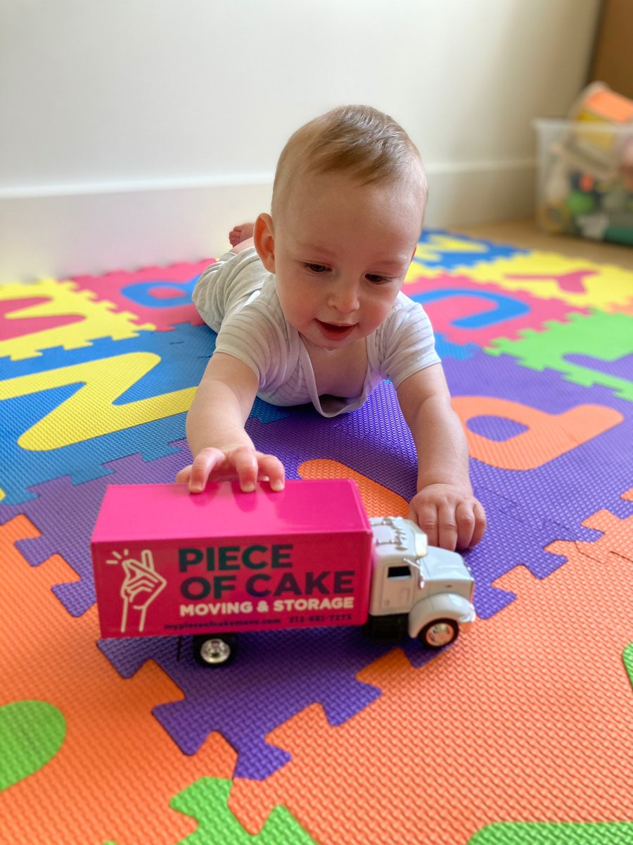 CarismaCreates's tweet photo. Officially voted our cutest client of the year! Moving should always be a piece of cake no matter the "size" or the distance! 👶

#pieceofcakemoving

#carismacreates #truckwrap #moving #movingtruck #instababies #localmovers #trucks https://t.co/kWTnAPQ7AJ