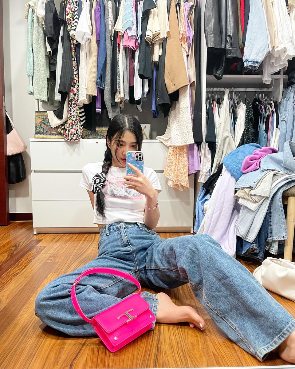 [INSTAGRAM POST] - 4P

🐱💕💕
instagram.com/p/CSWxhnnhytd

<a href="/RVsmtown/">Red Velvet</a> #RedVelvet #레드벨벳 #Joy #조이 #Queendom   
210809 · 22:46:37 KST