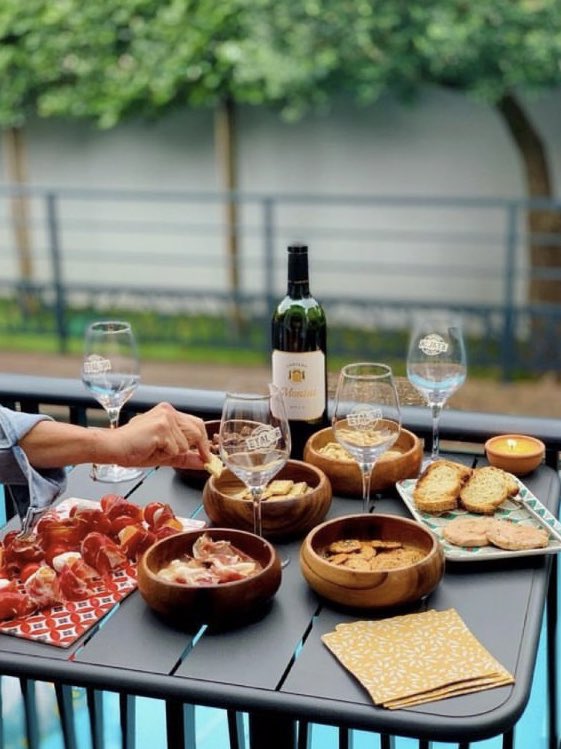 Wine Tour Booking (@winetourbooking) on Twitter photo A #bootle of <a href="/montusbouscasse/">Châteaux Montus & Bouscassé</a> for your #lunch? If you have not this #wine, consult and book online a #visit to buy it directly at the #winery !
#madiran #sudouest #occitanie #france #winelover #winemaking #tasting #vins #vin #vino #vinho #wein A #bootle of <a href="/montusbouscasse/">Châteaux Montus & Bouscassé</a> for your #lunch? If you have not this #wine, consult and book online a #visit to buy it directly at the #winery !
#madiran #sudouest #occitanie #france #winelover #winemaking #tasting #vins #vin #vino #vinho #wein