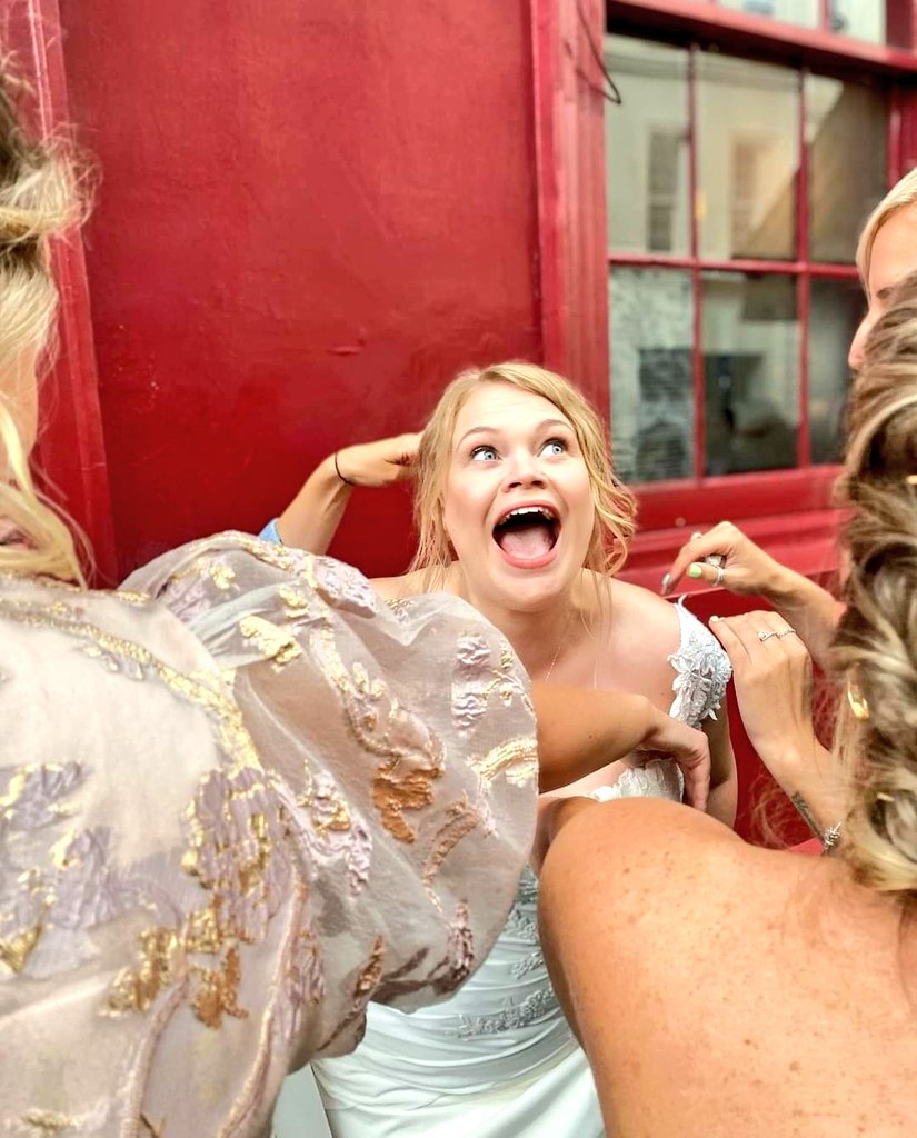 MsHShapley's tweet photo. On Thursday I married my best friend- what a day!! #mrsreece #newlywed https://t.co/PEZYnUe5yw