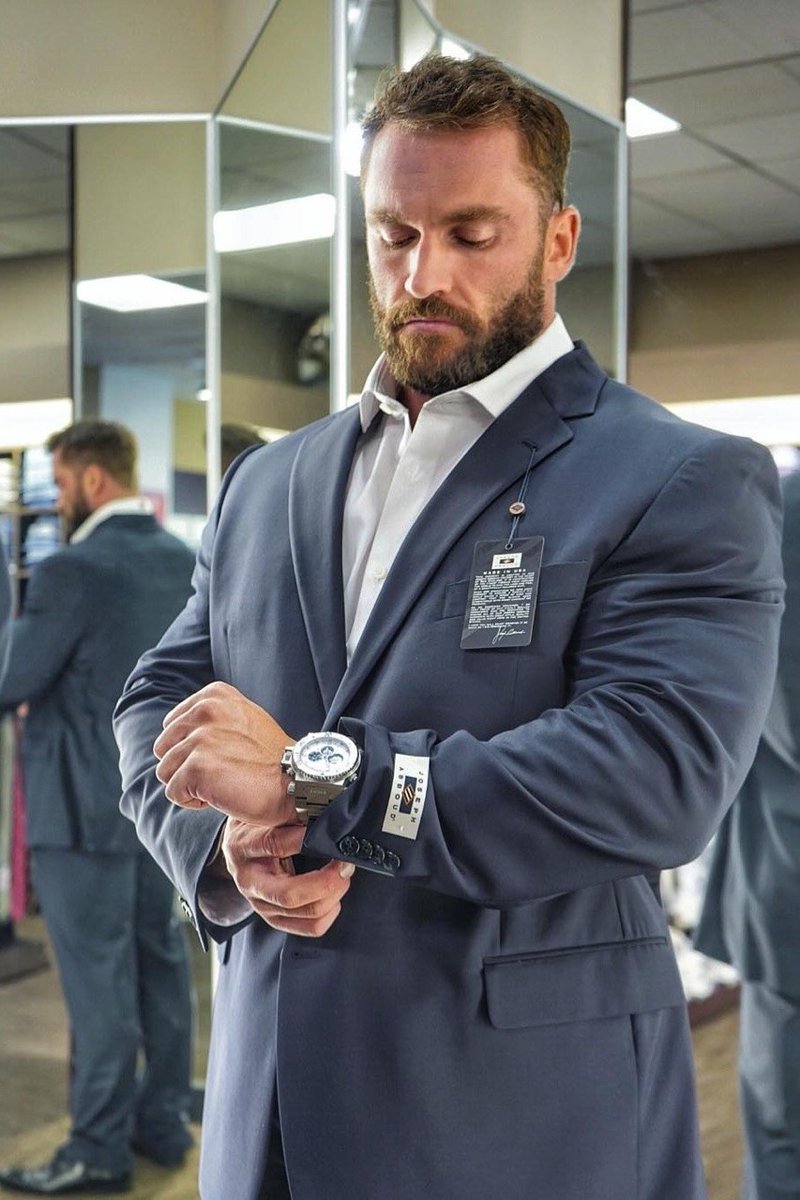 Love a man in a suit. 😍
#mafiamonday