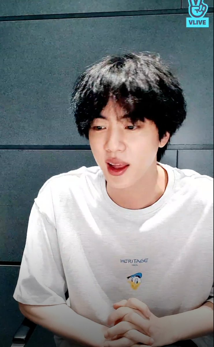 ARMYForce_Peru's tweet photo. [📺] 𝐕𝐋𝐈𝐕𝐄 𝐒𝐄𝐎𝐊𝐉𝐈𝐍

🐹 @BTS_twt : Wow, hay tantos comentarios en inglés ... realmente nos hemos convertido en worldwide ... los comentarios son tan rápidos y están en inglés ... (es demasiado difícil de leer) ... y están subiendo tan rápido ... Necesito estudiar + https://t.co/Nc5Xl1oLYP