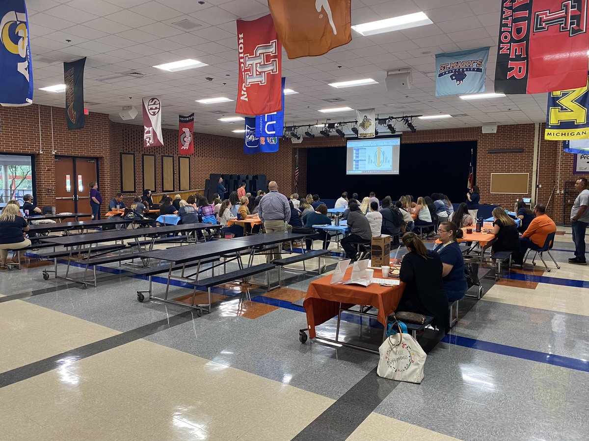 WoodMSWranglers's tweet photo. #BackToSchool #WMSPTSA #ProudCoachMoment #BeBetter #WanglerNation #WranglerPride
#DontJustTalkAboutItBeAboutIt #KnowYourWHY #FindYourHOW https://t.co/XLxbKQKFRS