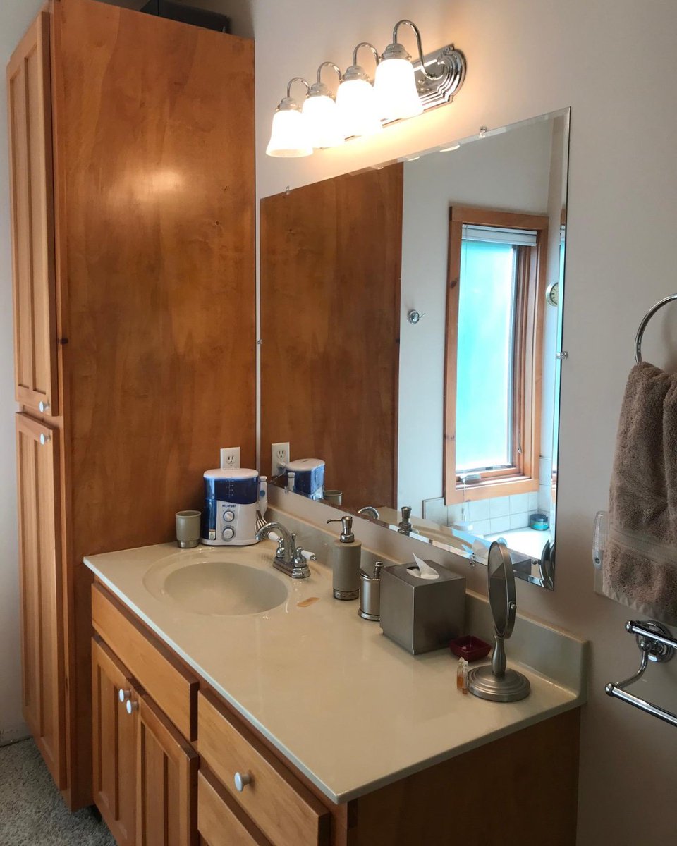 DesignCenterCMS's tweet image. Before/After photos for your Monday morning. Designer Tracy Gioielli helped this customer update their bathroom into a dreamy &amp;amp; functional space. Stop by or give us a call to see how we can help you to transform your home!