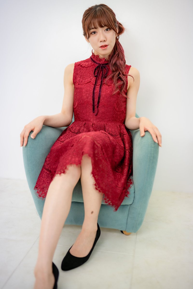 ryookuun2020's tweet photo. 赤い髪に赤いワンピースが似合ってました
(モデル:川原かなさん)
ドレスっぽく見える感じの赤が映えてました。
なんか1日前までワクチンの副反応にやられてたそうなので、無事撮影会迎えれてよかった😆
#川原かな
#アイロボ
#フレッシュ撮影会
#princesscheerscafe
#spiceheads https://t.co/g43IBGZ46C