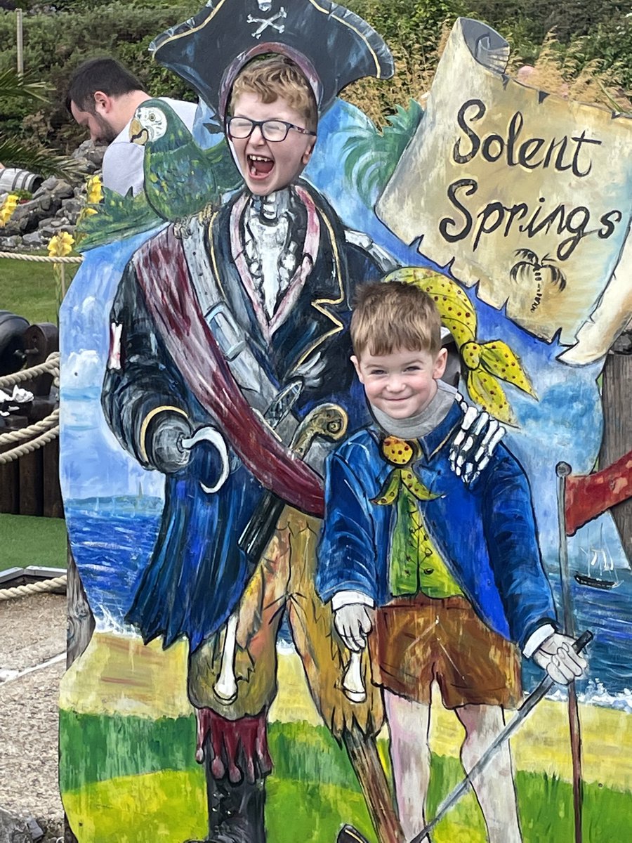 LouisePage_'s tweet image. A huge thank you to the rockstars on the team who made today possible, @tleeder &amp;amp; @mattylawless and the gang @redprnews. What a weekend. Going back to my holiday now, these two don’t appear to have missed me…