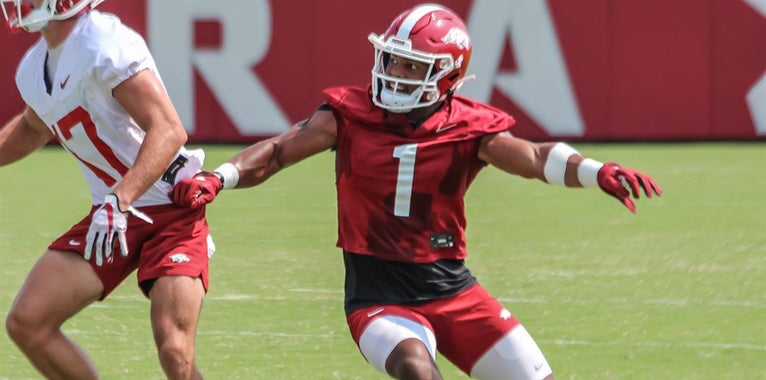 EllisAndrew_'s tweet photo. After breaking onto the scene as one of the best players in college football, Jalen Catalon is focused on doing his job in 2021... #WPS #Arkansas #Razorbacks (FREE): https://t.co/VYZJAQi9PN https://t.co/QpZluXARvp