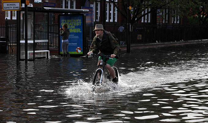 EngineeringNCL's tweet photo. Newcastle University will be part of a new £5 million research programme to help the UK adapt and become more resilient to the impacts of climate change 🌍 ➡️ https://t.co/dvowmcgF6j #NCLEngineering #ClimateEmergency #climatechange https://t.co/twXfDjxkbs