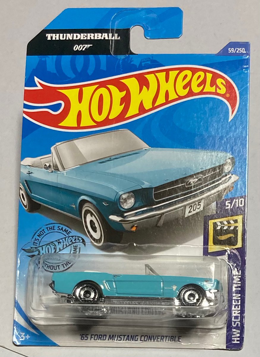 崎見吉生 アメ車党 目線で観る キネマの神様 過去パートで北川景子さん演じる 人気女優 桂園子の愛車は初代マスタング2 オーバーヒートでボンネットを開けると 近年のアルミラジエーターと社外エアクリーナーが 普通の人ならどうでもいい事ですな