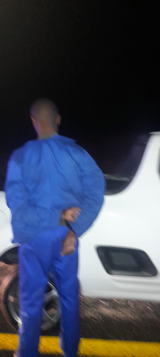 _ArriveAlive's tweet photo. Business robbery suspect apprehended in a high speed pursue in Douglas https://t.co/yAeKg28Rra
#ArriveAlive #BusinessRobbery #SuspectApprehended @SAPoliceService https://t.co/7h6sHDf4UO