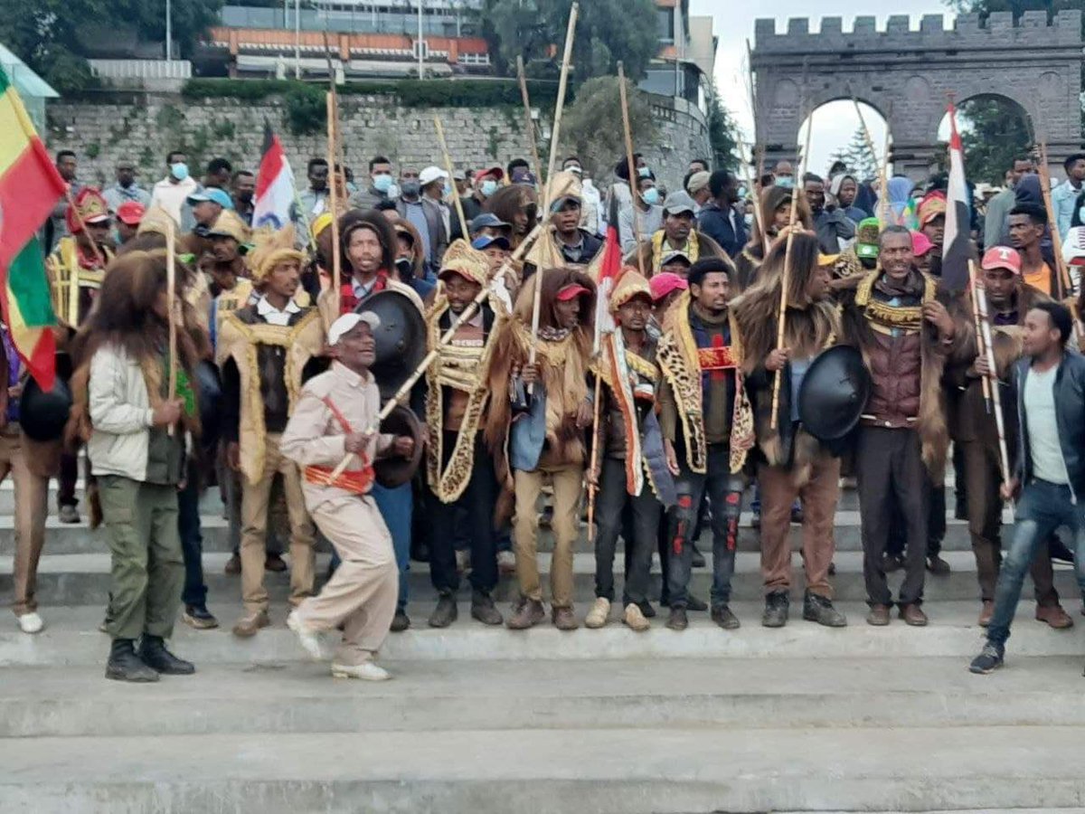 naafaaye's tweet photo. #Ethiopia: Residents of #AddisAbaba and Surrounding #Oromia Special Zone unionize and request adequate pay for delivering the regime’s propaganda including denouncing terrorist #TPLF in a massive rally in the capital https://t.co/K3SHQBCM2d https://t.co/A43xvAcSLj