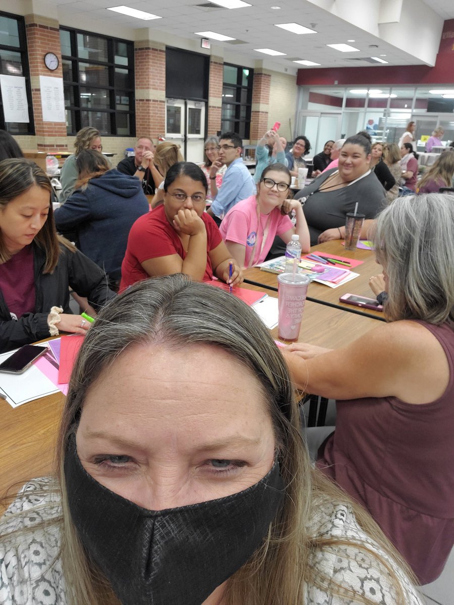 ShanSmith6's tweet photo. Great day at Cinco!!!  So glad to be back with all of our teachers!! #teamcrjh https://t.co/psifD3Rego