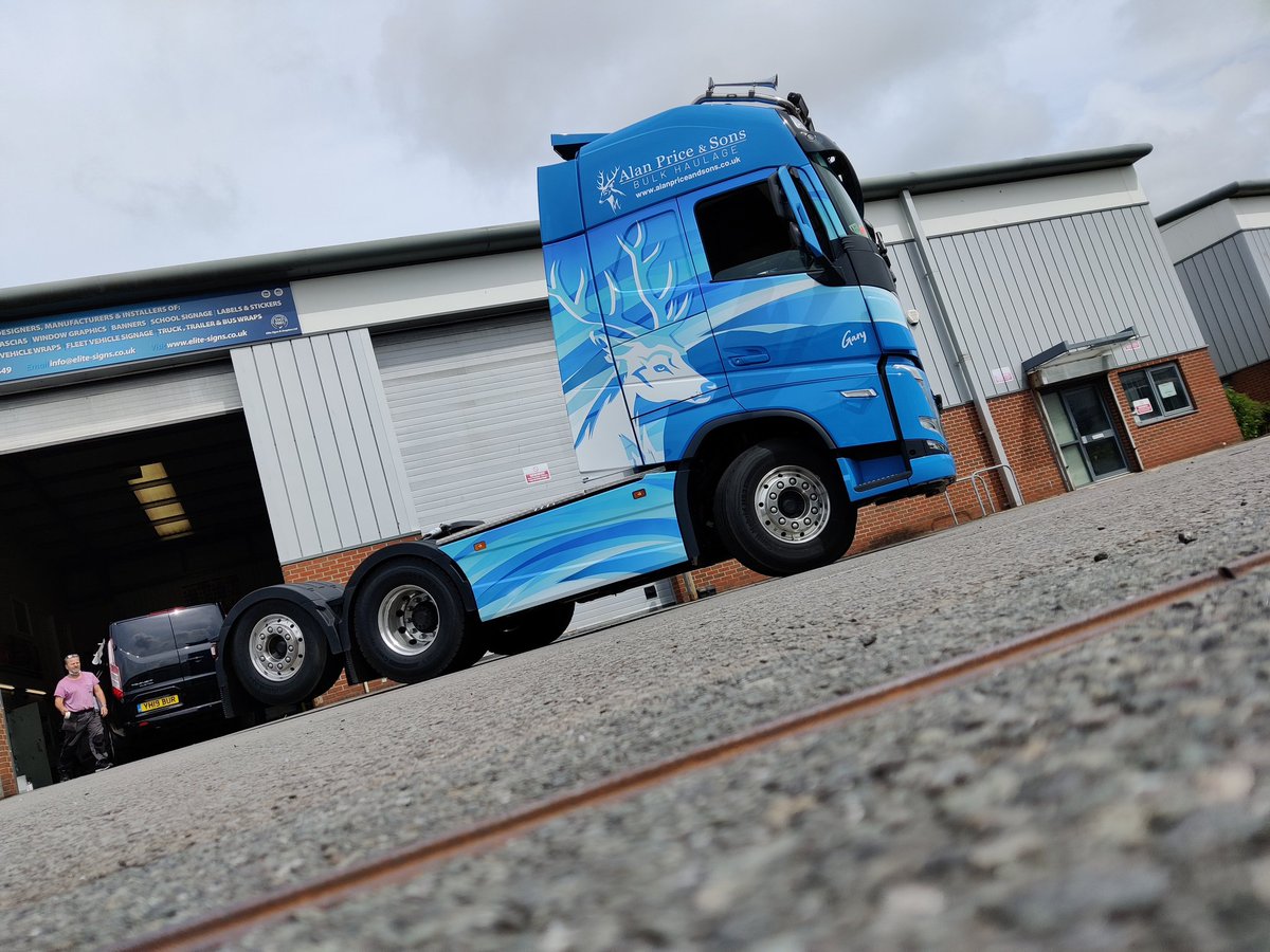 Say hello to the newest recruit for #alanpriceandsons... A new <a href="/VolvoTrucksUK/">Volvo Trucks UK</a> #VolvoFH wearing the distinctive printed deer #vehiclewrap which we #designed.

<a href="/ArlonGraphics/">Arlon Graphics</a>
<a href="/printMAXuk/">printMAX</a>
<a href="/Spandex_UK/">Spandex UK</a>