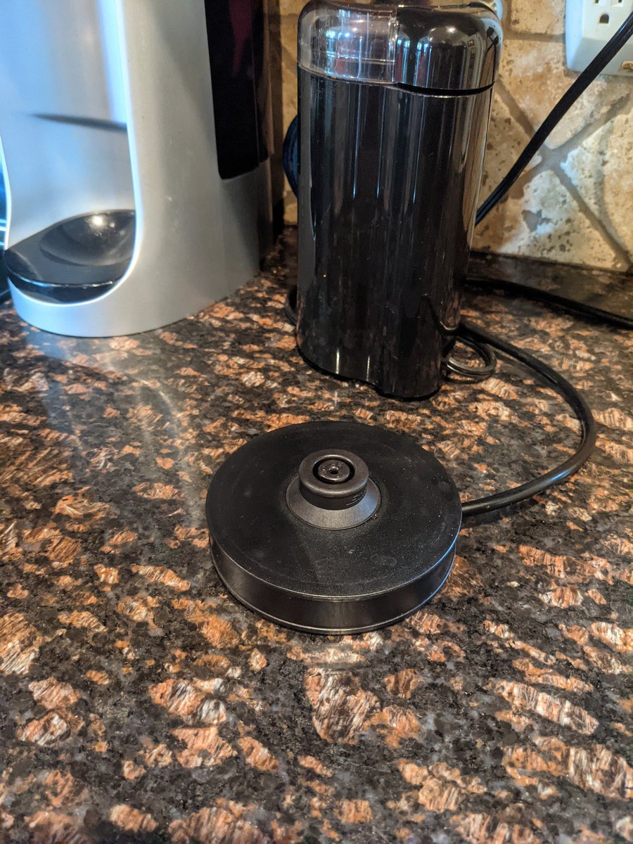 BartonDVM's tweet photo. My wife got a new magmount for the kitchen. #hamradio https://t.co/ECckNQye4G