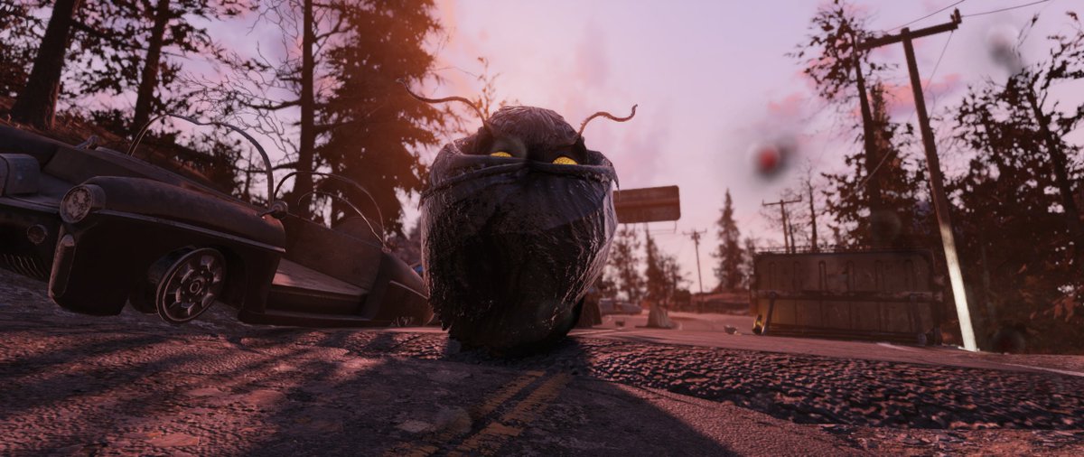 Hey, kid, wanna buy some lamps? #Fallout76 #MothmanMonday