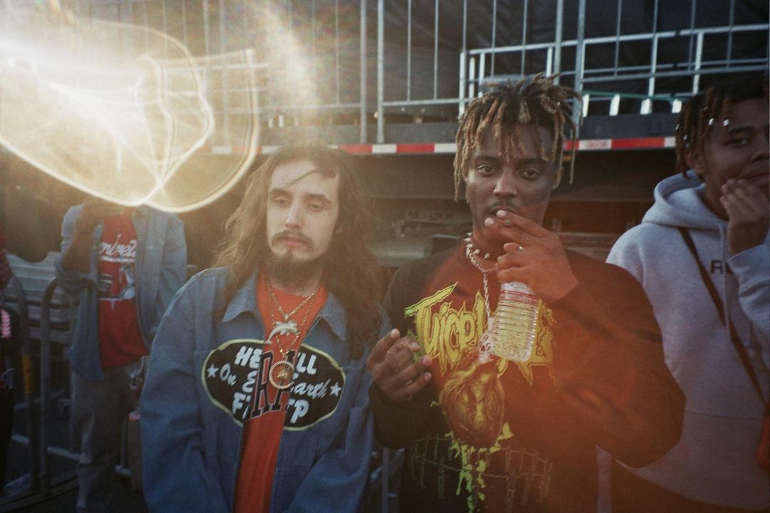 Pouyalilpou's tweet photo. throw this photo in The Smithsonian https://t.co/7fHfto6zJ9