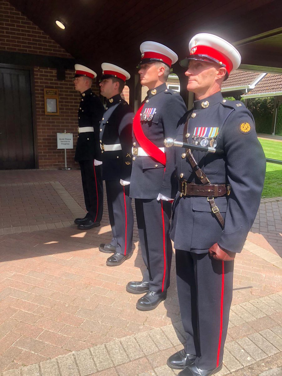 Royal Navy family came together at short notice to give former RM WWII Veteran Douglas Alwyn Tune a send he deserved. @BrigJkFraserRM @WO1MickTurnbull @HMNBDevonport @RoyalNavy @Sharon_anne50 @BearerStandard @RoyalMarines