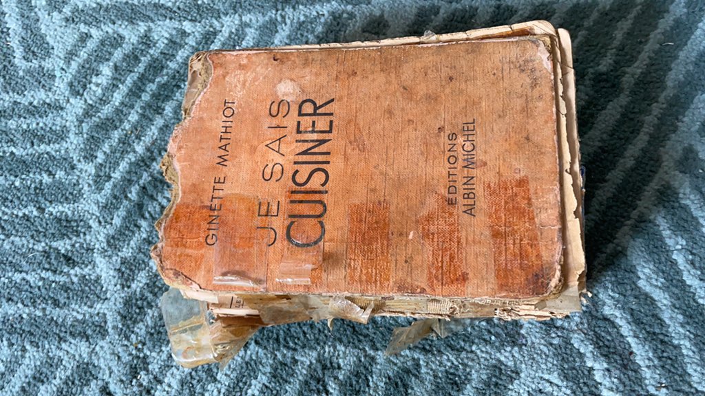 jsallows's tweet photo. @SamanthaQuek Any contact details for him? Just found this from 1932 that I’d love to restore. https://t.co/yZ45q7N9rH