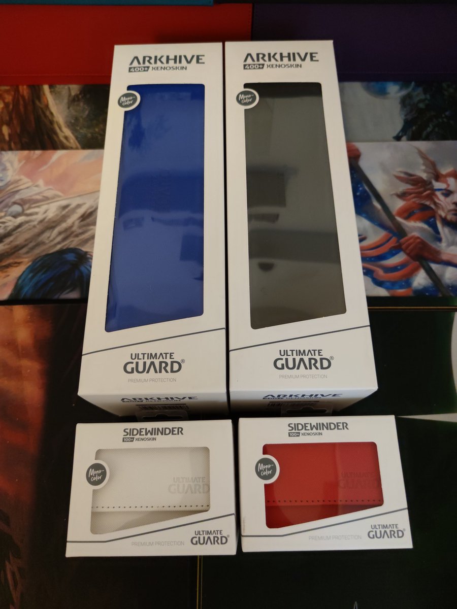 val_pl_mafr's tweet image. Petit concours pour tenter de gagner 2 lots composés chacun d'une "Arkhive 400" et un "Sidewinder 100+" de la nouvelle game "mono color" de @UltimateGuard 🔥

RT + Follow et nous tirerons au sort 2 gagnants jeudi soir !

P.S : Le chat n'est pas a gagner 🤷