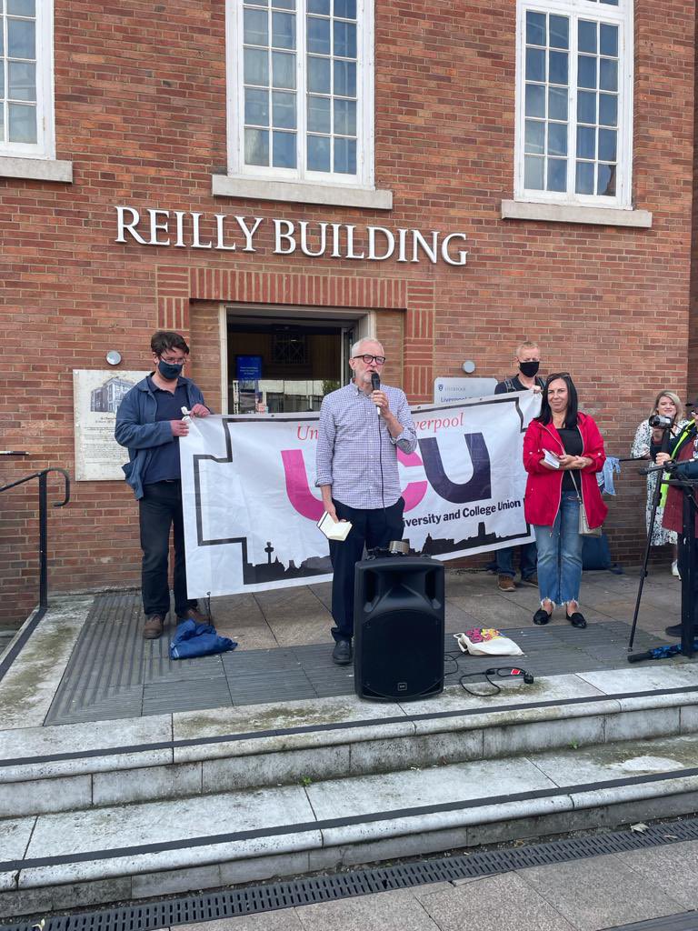 ucu's tweet photo. Fantastic turnout at our Liverpool rally today, on the fifth day of @ULivUCU2’s strike against 2 remaining threatened compulsory redundancies 🚩

Incredible support from @jeremycorbyn, @IanByrneMP, @KimJohnsonMP, @chantellelunt and others 🤝 https://t.co/u1QGRrvDik