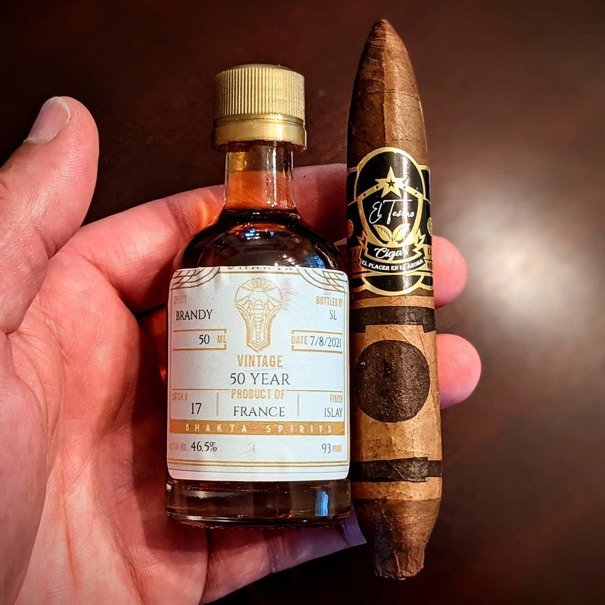 Monday has us thinking back on the weekend pairings. Loving this pairing by @wicked_bourbon_kid. 
⁣⁠