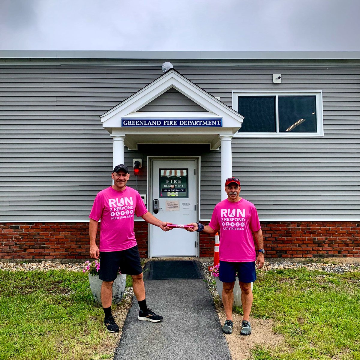 Run2Respond's tweet photo. Thomas is headed out to tackle #run2respond stage 43 from Greenland, NH https://t.co/EWtykm5Gm6