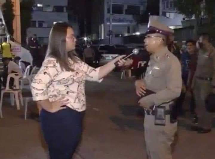 ประชาชนและตำรวจตอนนี้ be like: