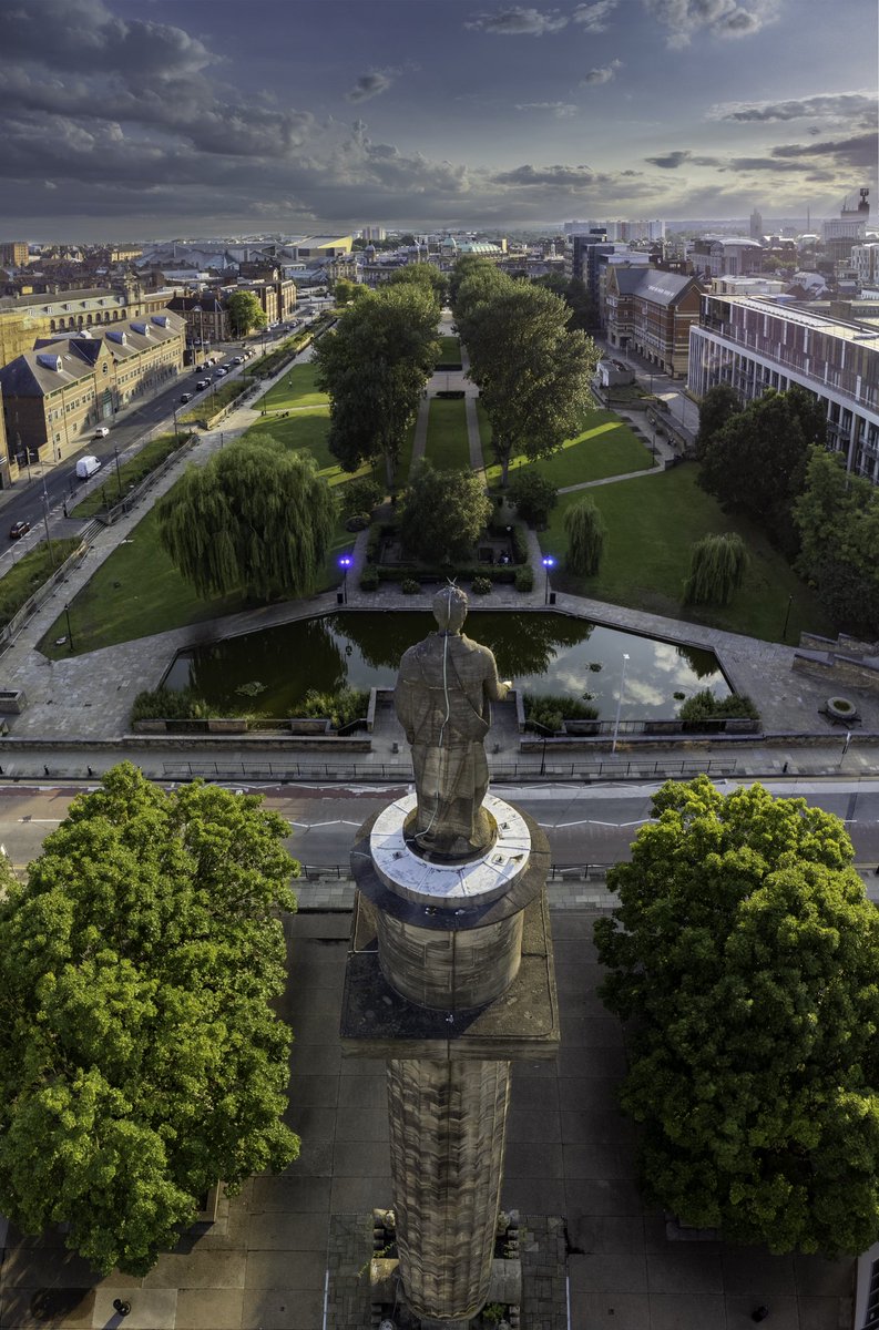 Wilberforce watching over Hull. #lovehull @VisitHull