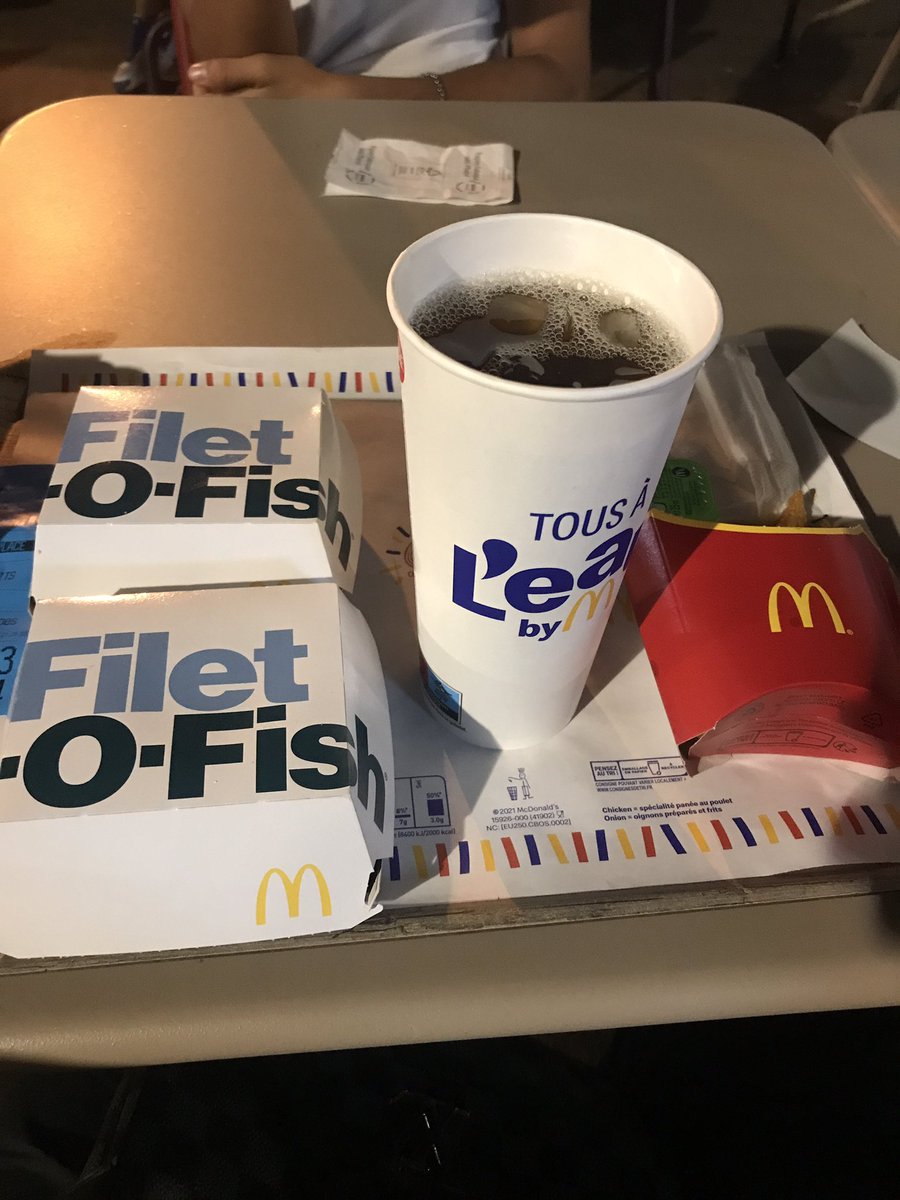 FianesoJ's tweet photo. Regarde des story et manger >>>> https://t.co/D7HN2biqCt