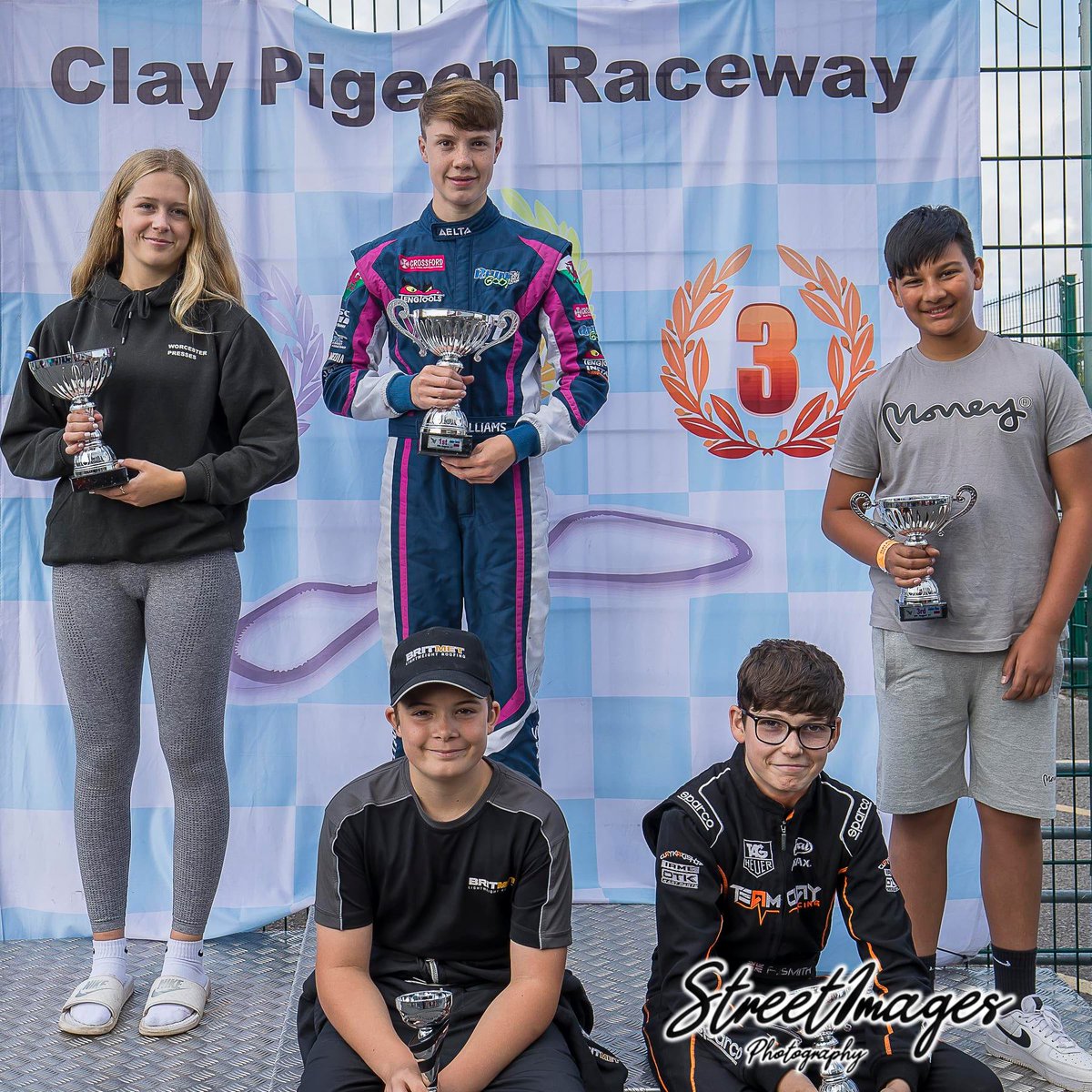 AmeliaKarting's tweet photo. Mega debut weekend for us on the @Zipkart Croc🐊 No data or setups, the first time on Maxxis tyres for 2 years, our pace was outrageous. Purple sectors all day, fastest lap in heat 3, 2nd place in the final just 4 hundredths off fastest lap💨💨
🔴🟡⚫ @Zipkart https://t.co/z9DfaoV98N